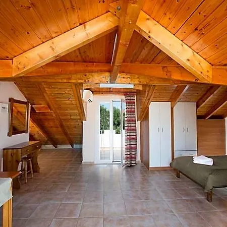 Theros Retreat Hotel de apartamente