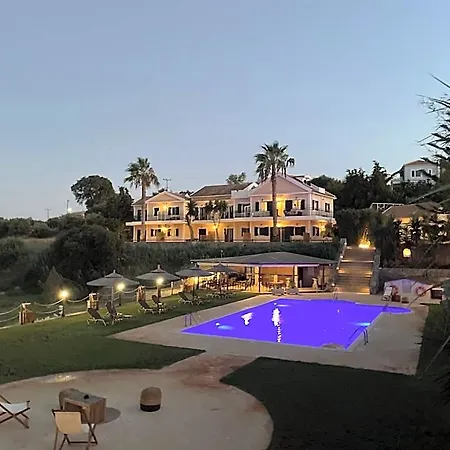 Theros Retreat Hotel de apartamente 4*